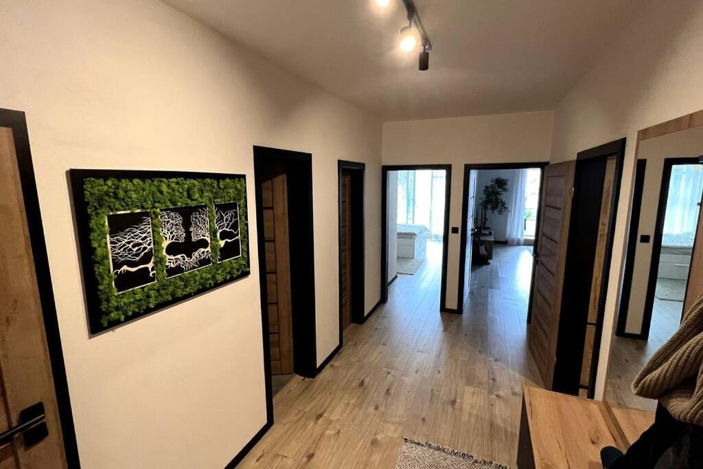 Lake Apartment, 2X Free Garage, 10 Mins To Centre Братислава Екстер'єр фото